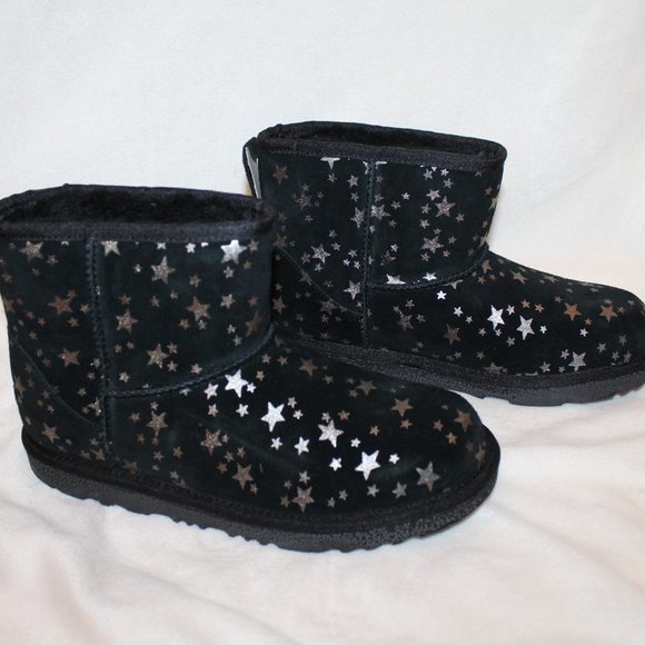 NIB UGG MINI II STARS METALLIC SUEDE ANKLE BOOTS BLACK SILVER - Picture 6 of 9